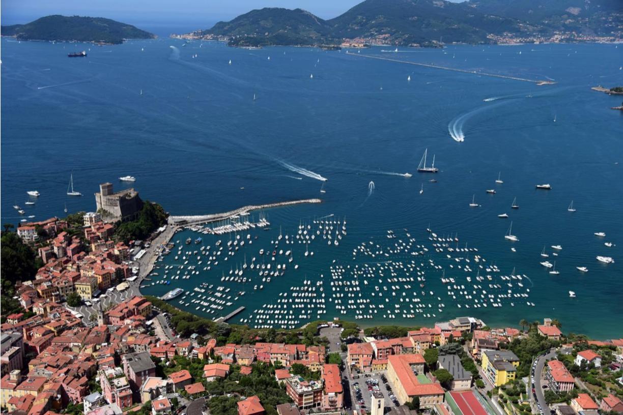 Appartamento Casa Norb Lerici - With Private Parking Esterno foto